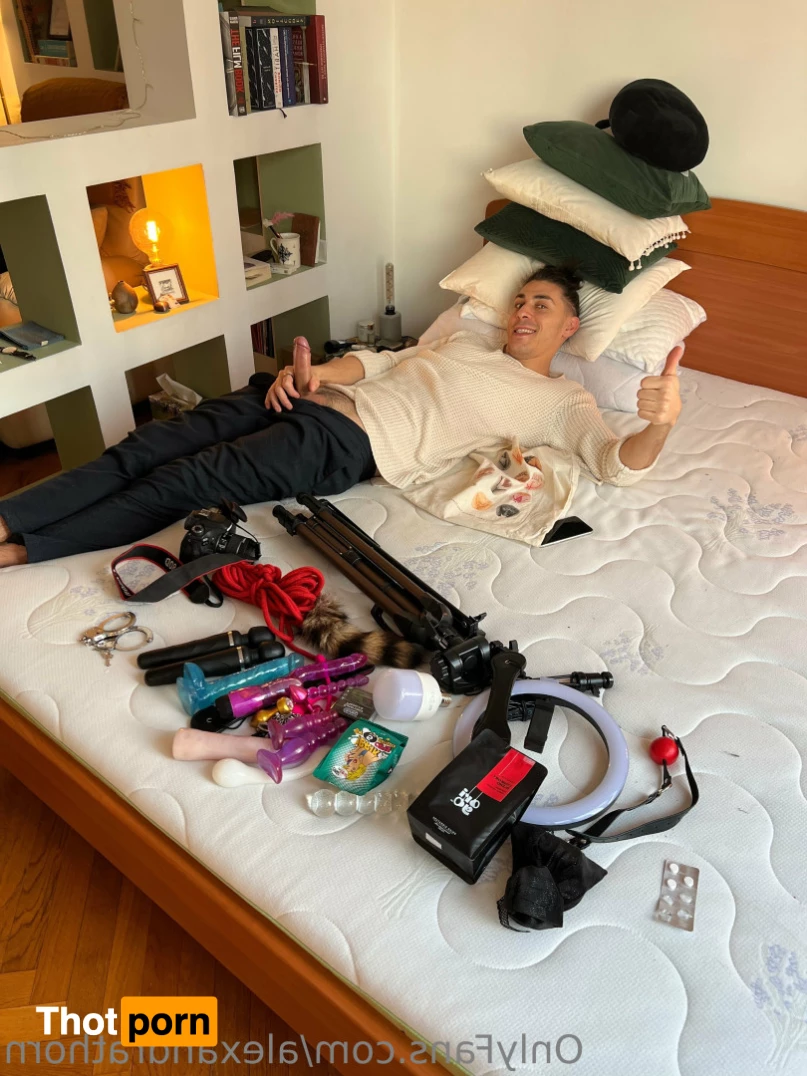 Alexandra Thorn 10751441