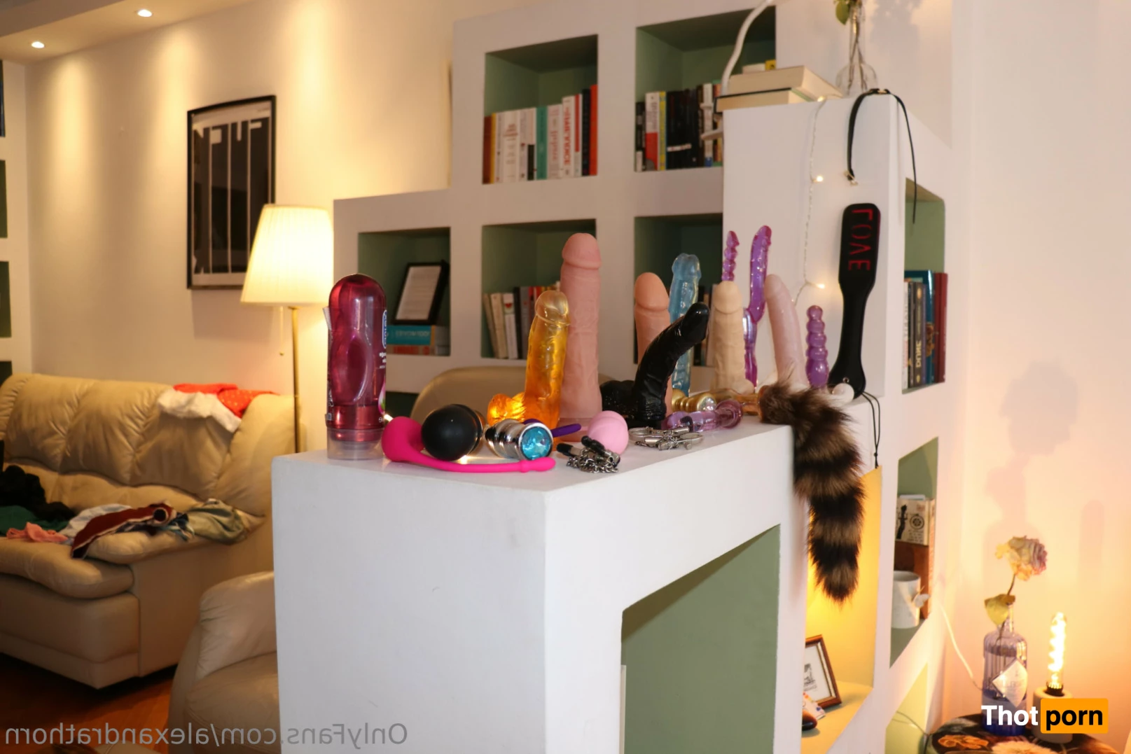 Alexandra Thorn 10751456