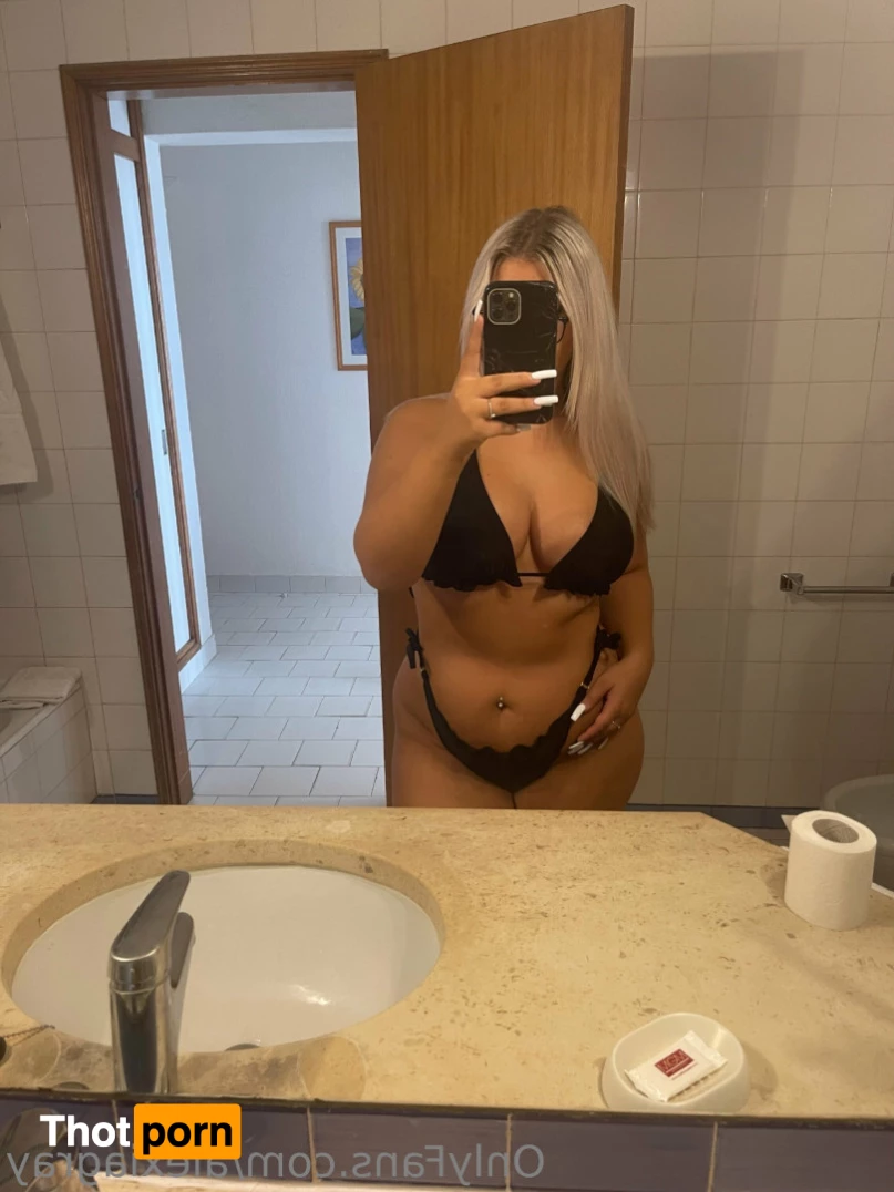 Alexia Gray🤍 7652261