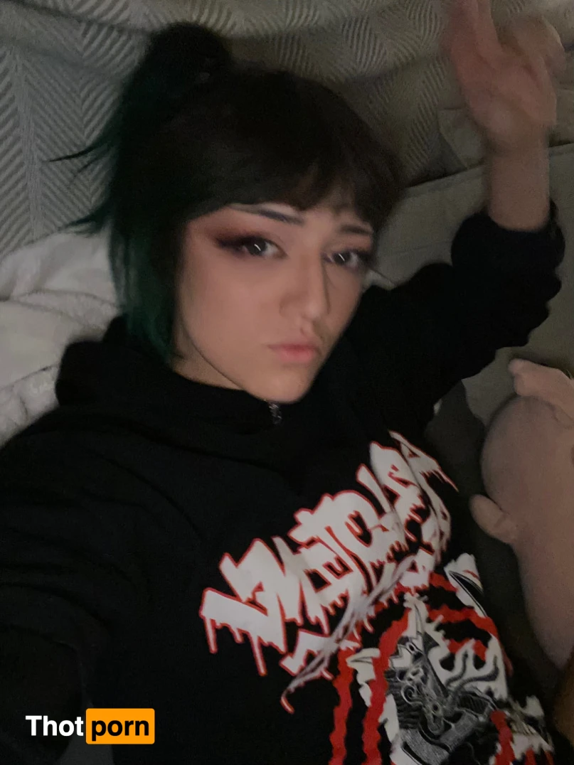 𝔞𝔩𝔳𝔦𝔢 15896785