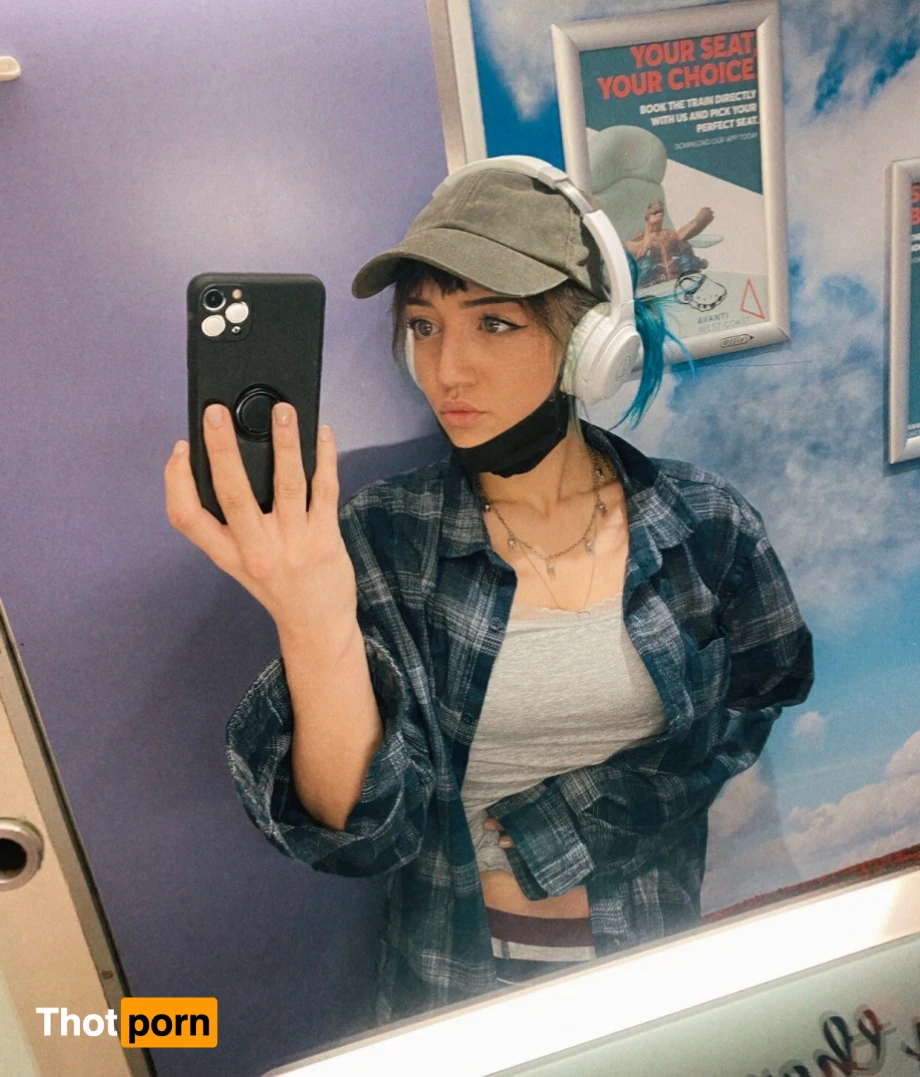 𝔞𝔩𝔳𝔦𝔢 15896830