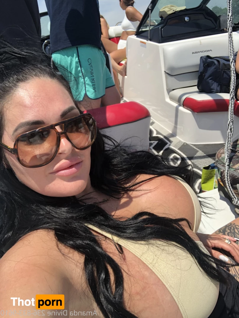 AMANDA DIVINE 7411779