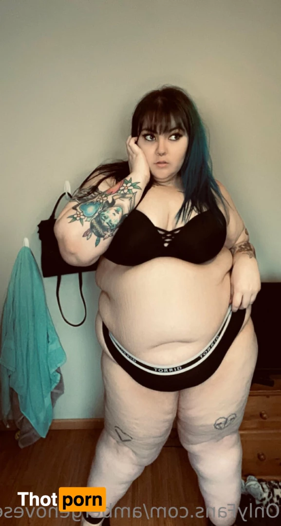 Amber Genovese 6496770