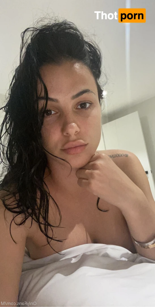 Island Girl 14807804