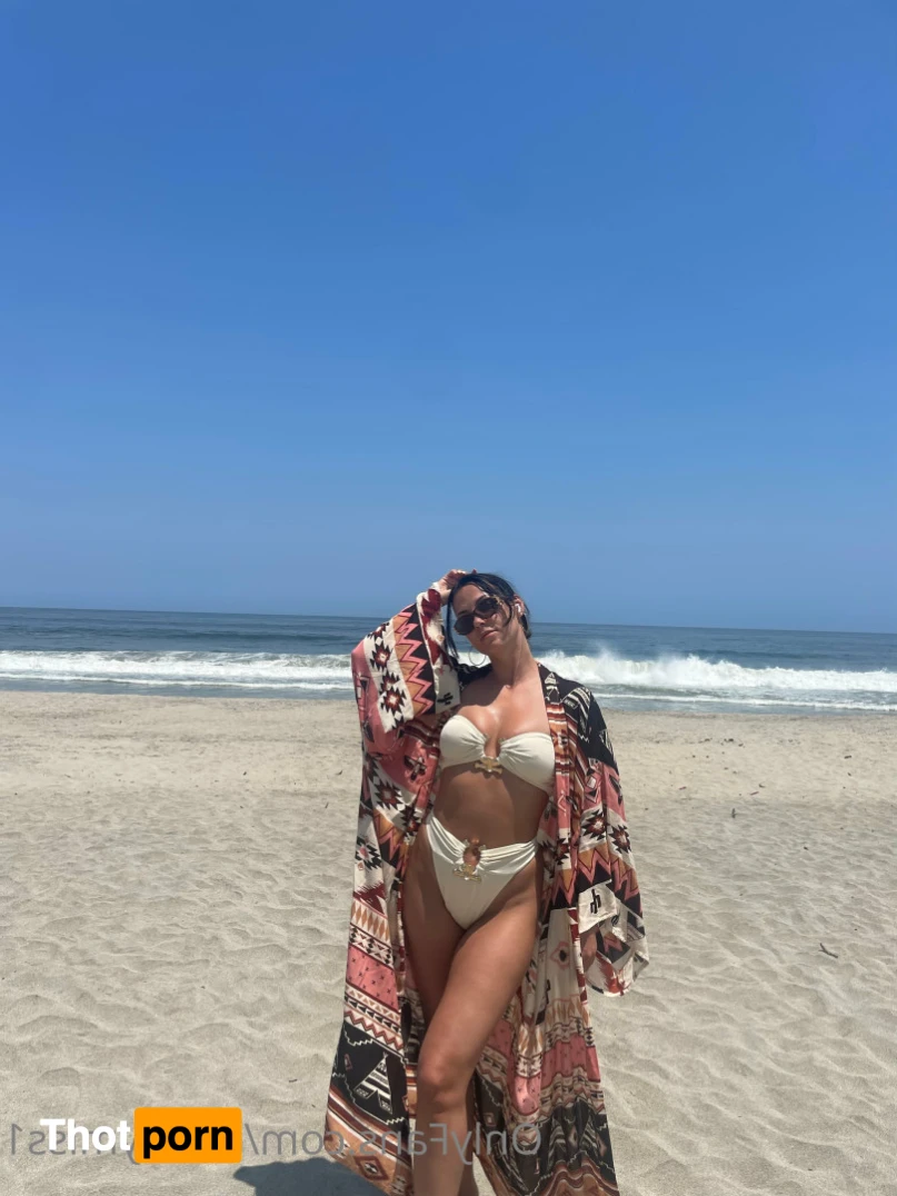 Island Girl 14808569