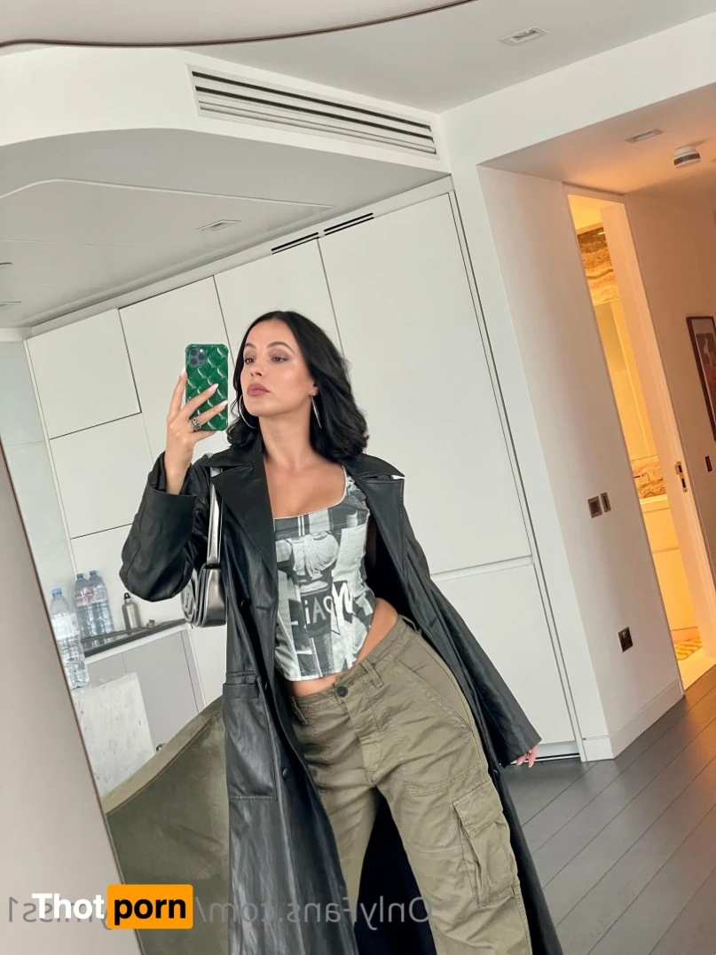 Island Girl 14808759