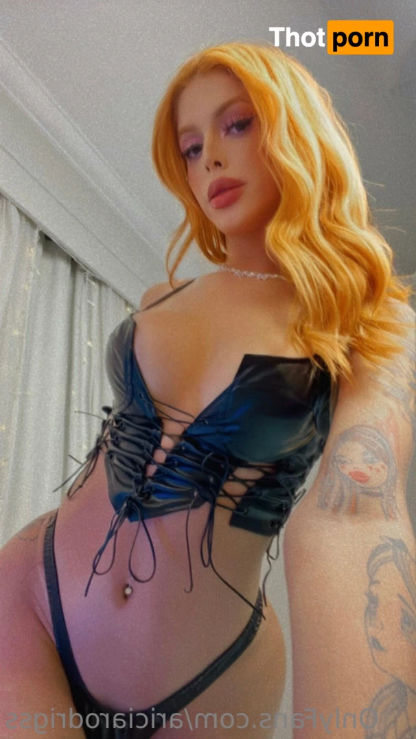 Hari red-haired girl 6532593