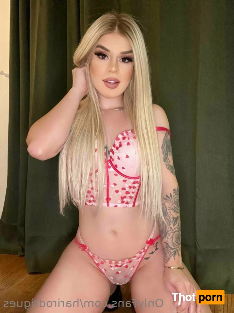 Hari red-haired girl 14915728