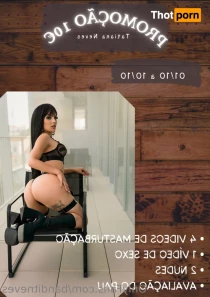 7423700