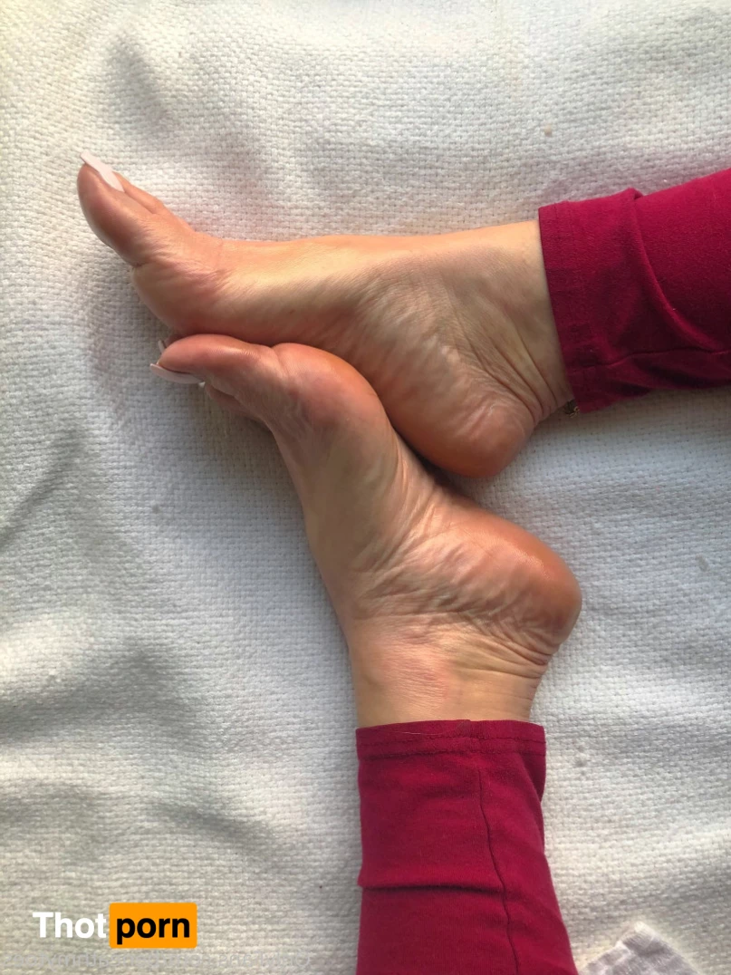 Beneathmytoes 7529358