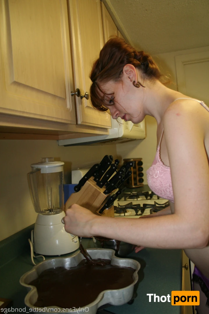 Bettie Bondage 15060003