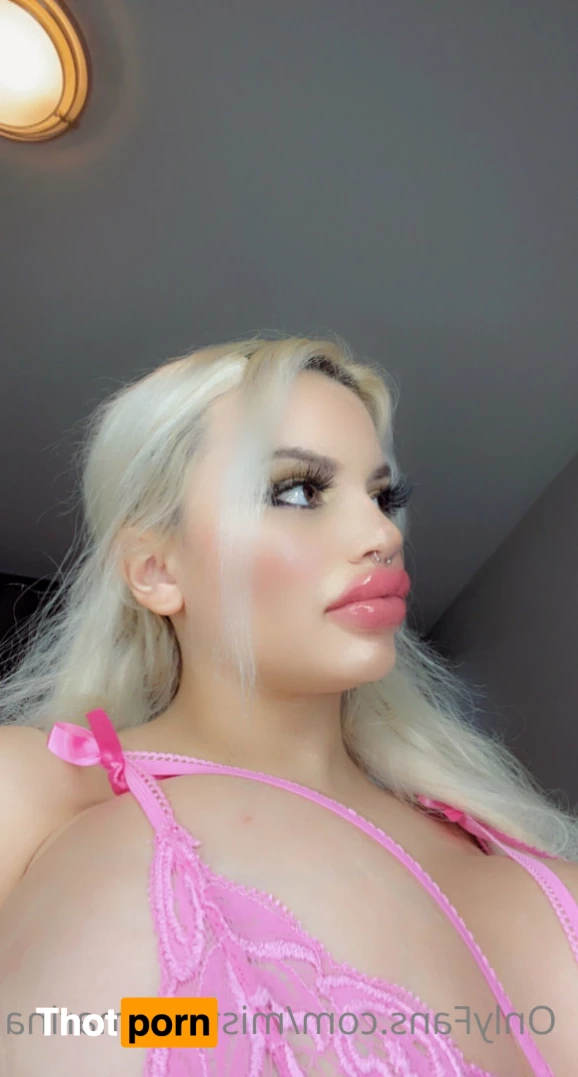 Barbie Doll Chloe 7619633