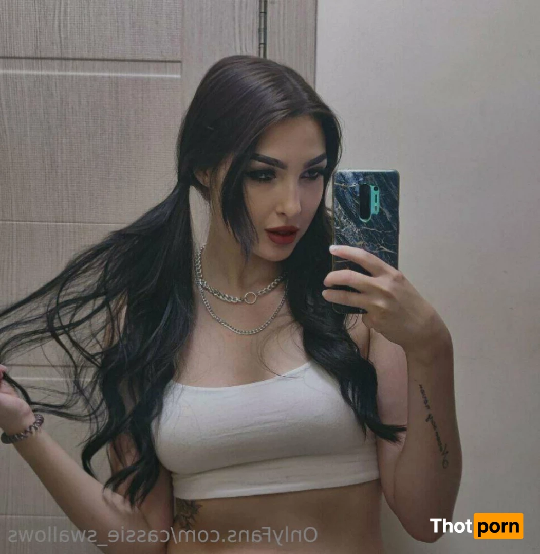 Cassie Swallows 6428860