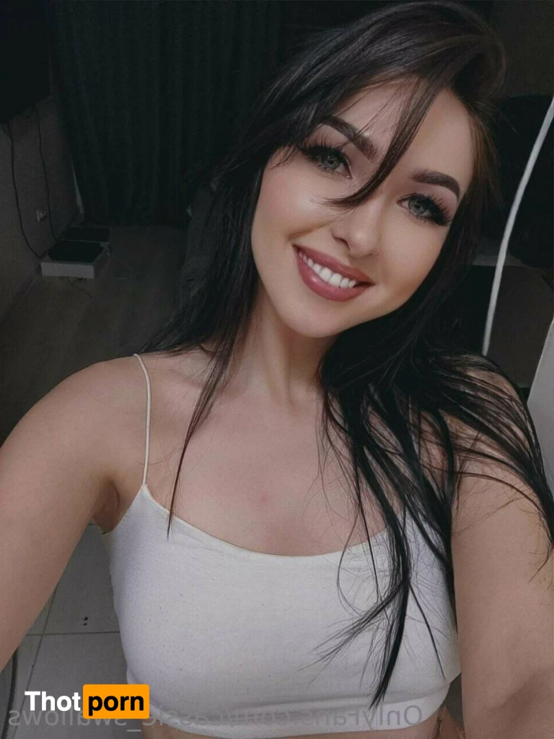 Cassie Swallows 9175273