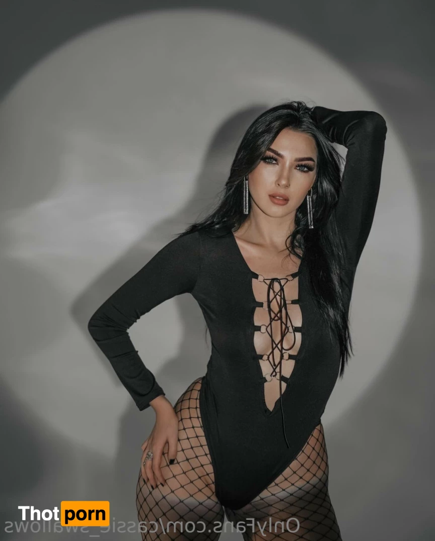 Cassie Swallows 10571061