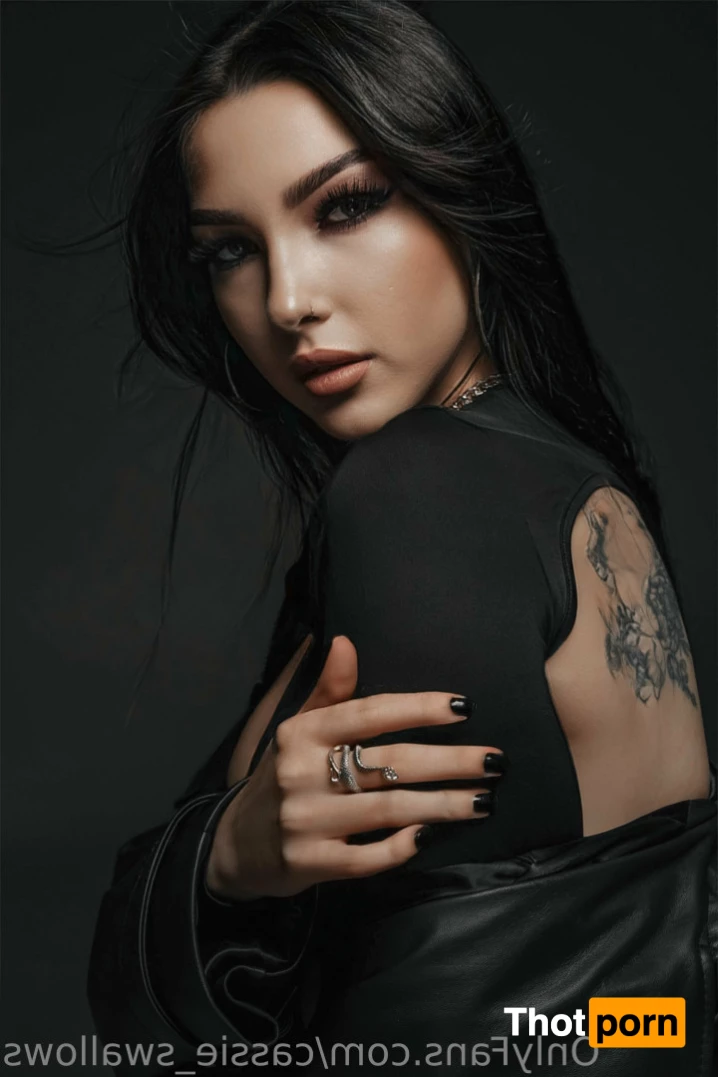 Cassie Swallows 10571067