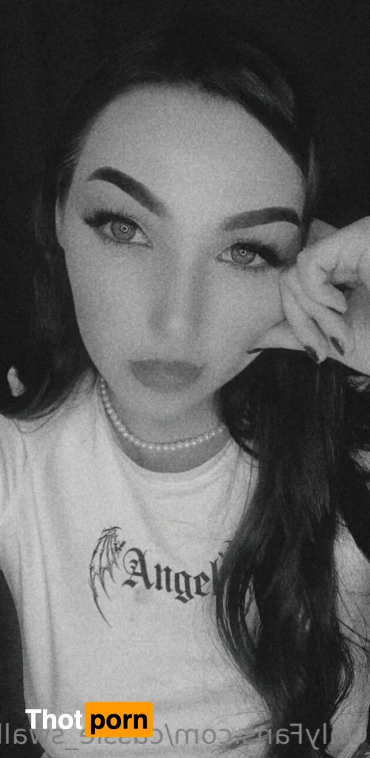 Cassie Swallows 13549554