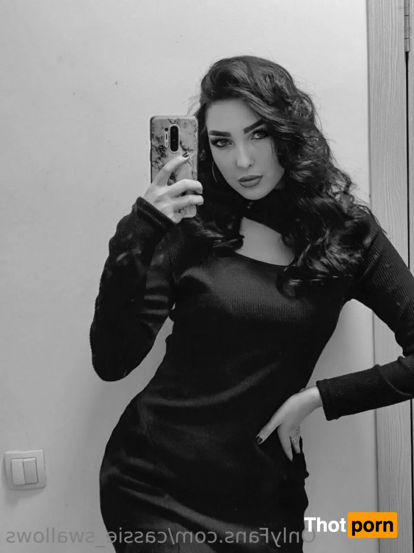 Cassie Swallows 14833774