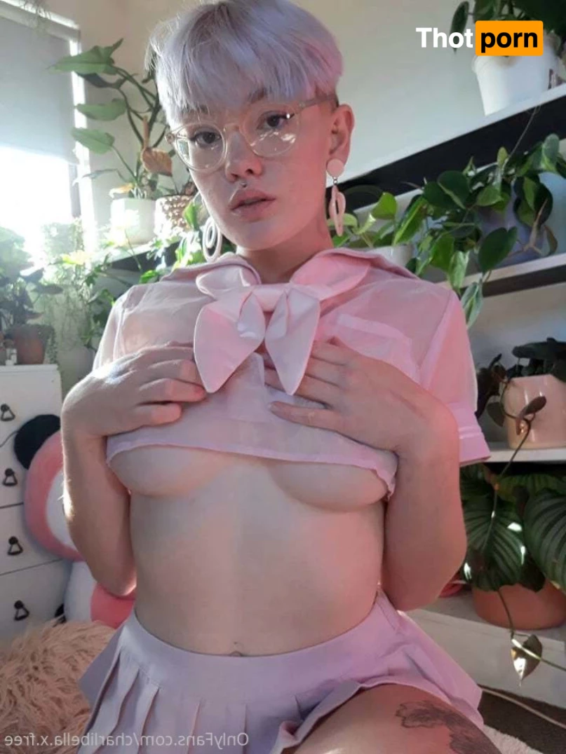 Charli (free) 7391653