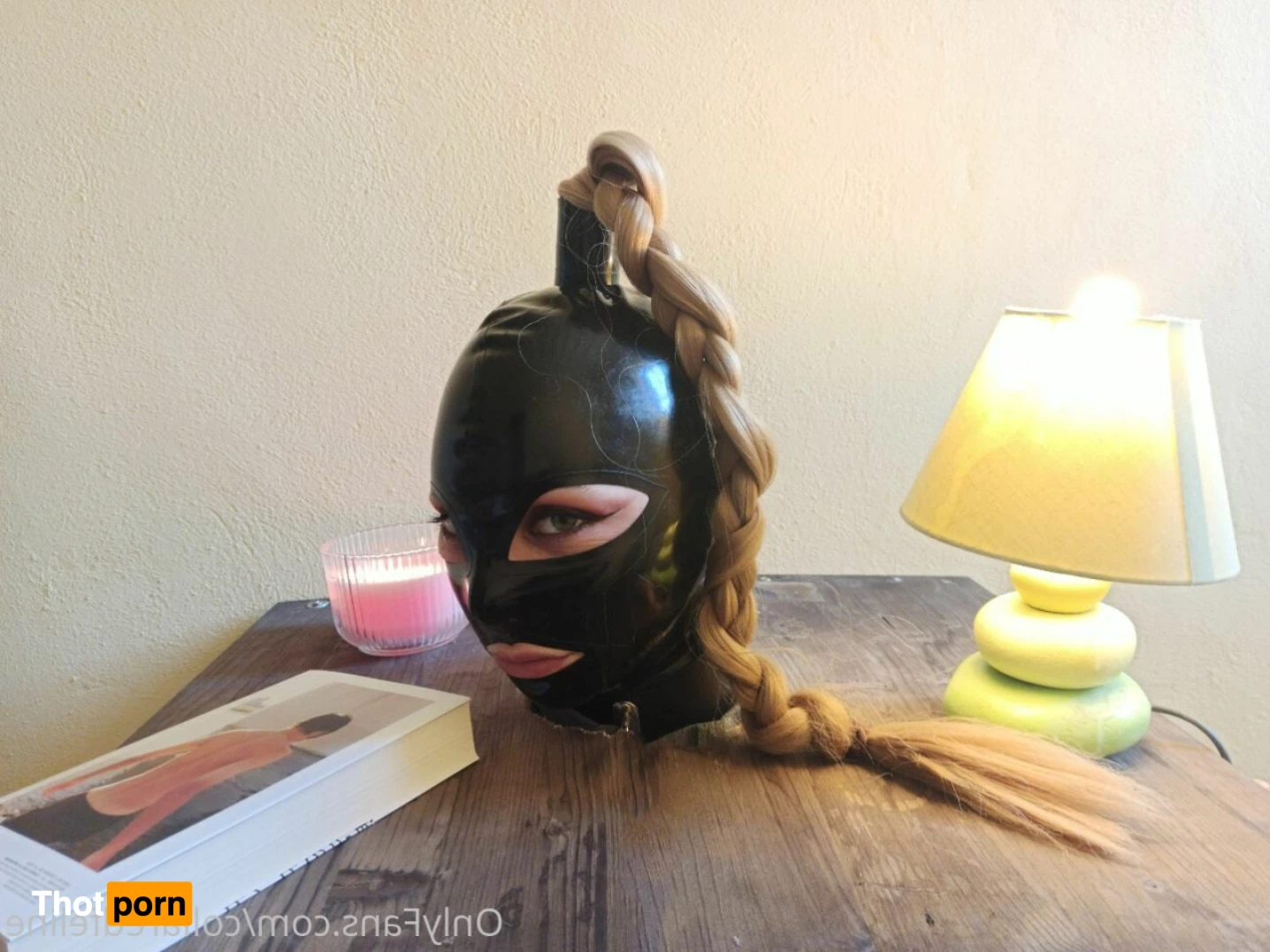 Collaredfeline 7390942