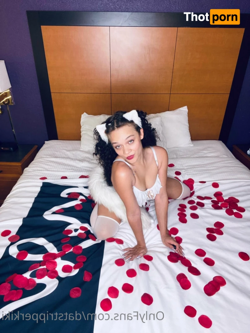 Dat Stripper 🦋 Kiki Cali💘 7379935