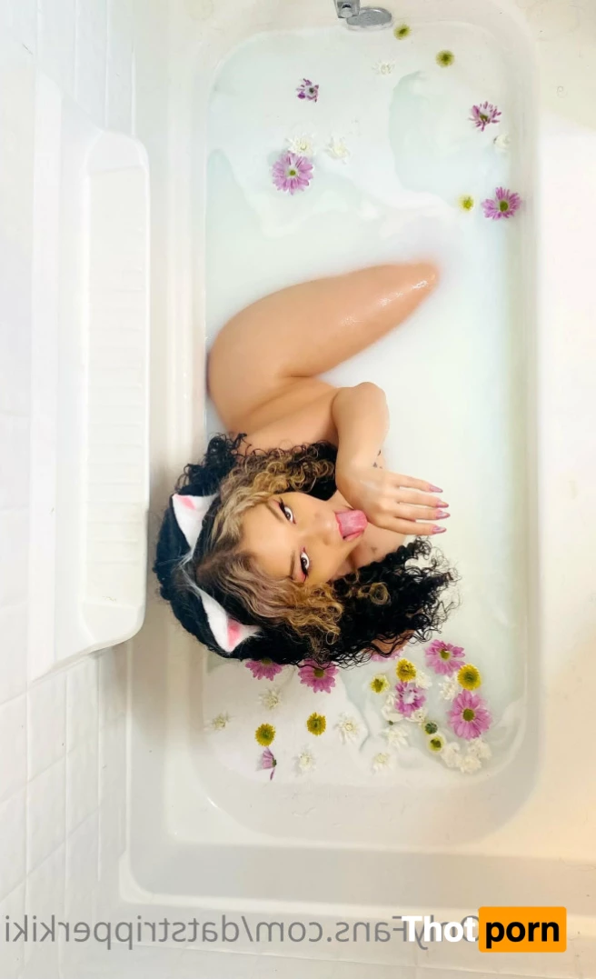 Dat Stripper 🦋 Kiki Cali💘 7380170