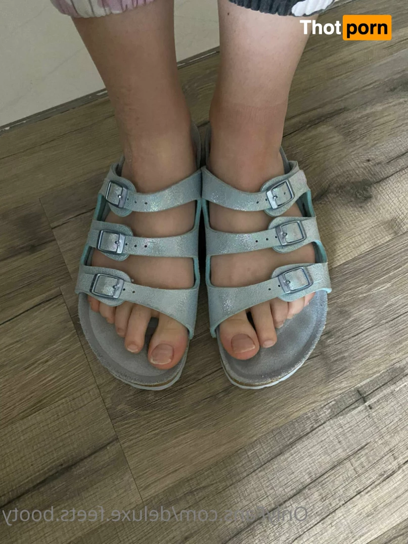 Deluxe.Feets 6687246