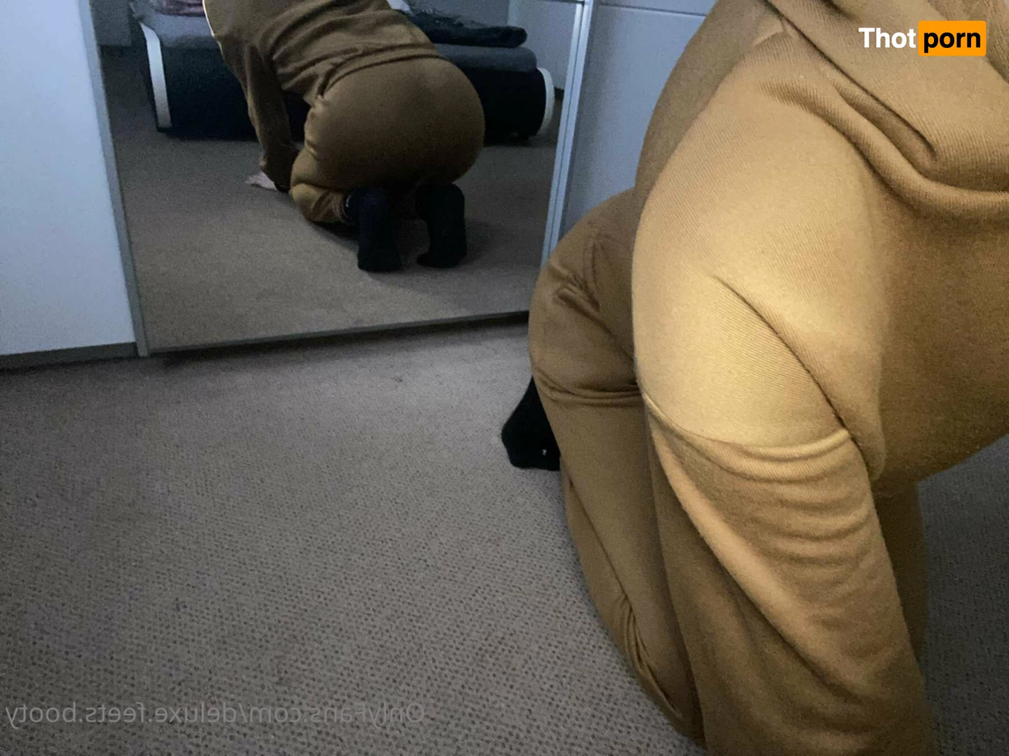 Deluxe.Feets 6687264