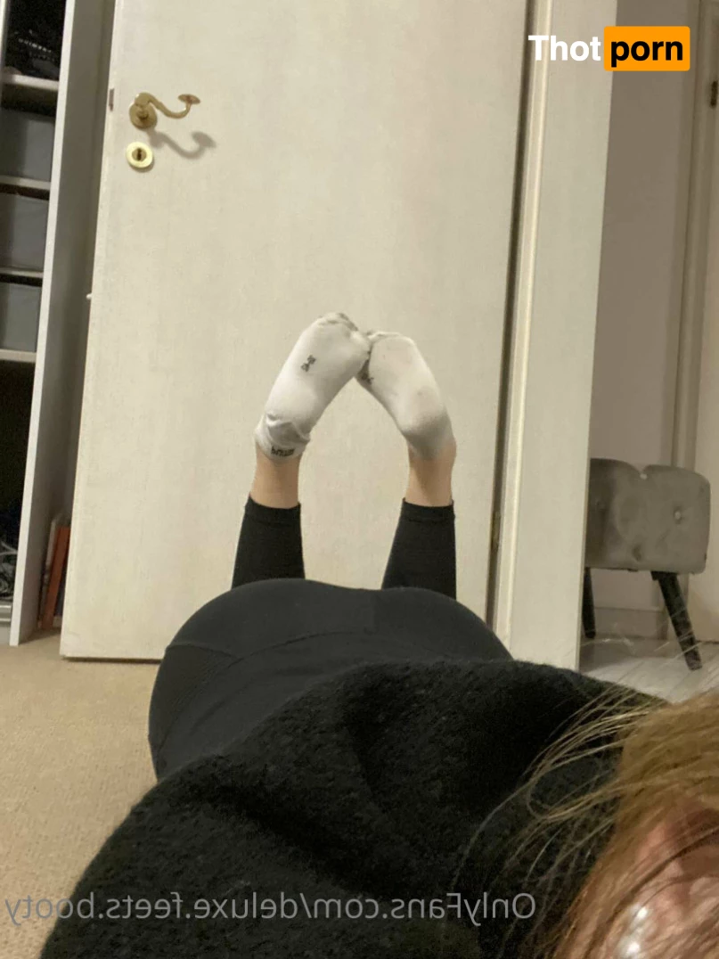 Deluxe.Feets 6687272