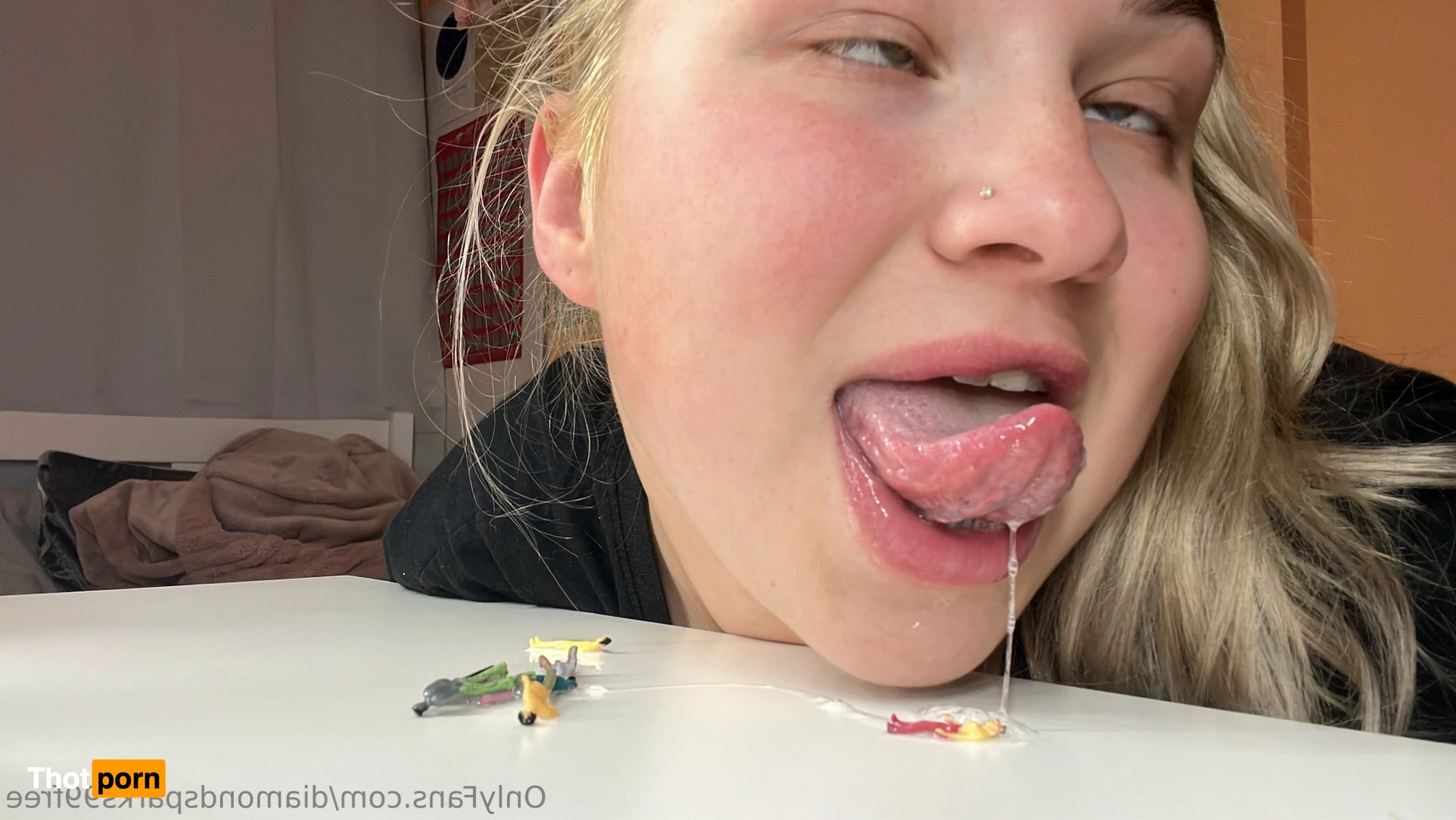 TonguequeenDeeFree 7516457