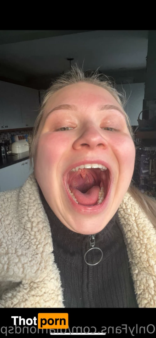 TonguequeenDeeFree 10517423