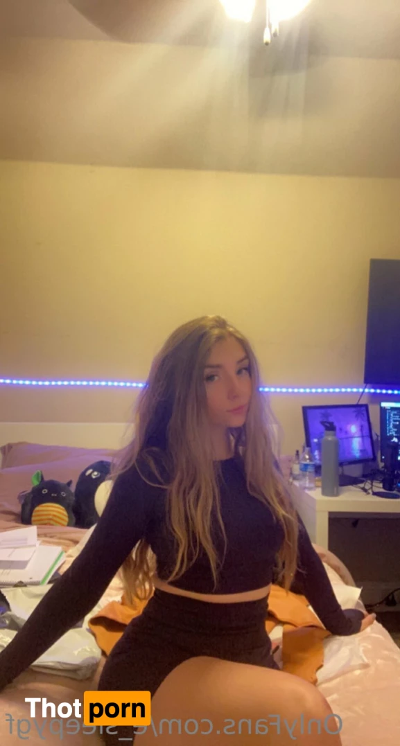 ur sleepy gf 7365939