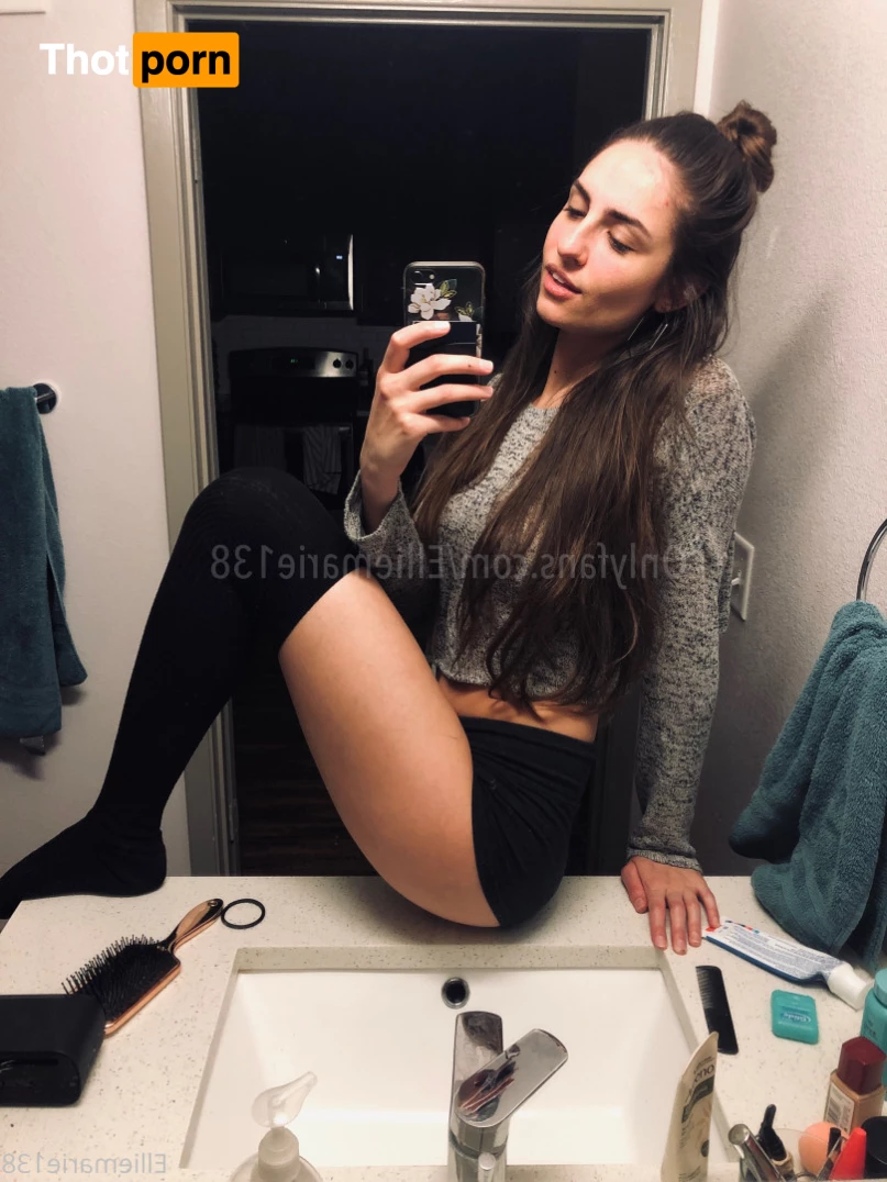 Ellie Marie 💋 7689062