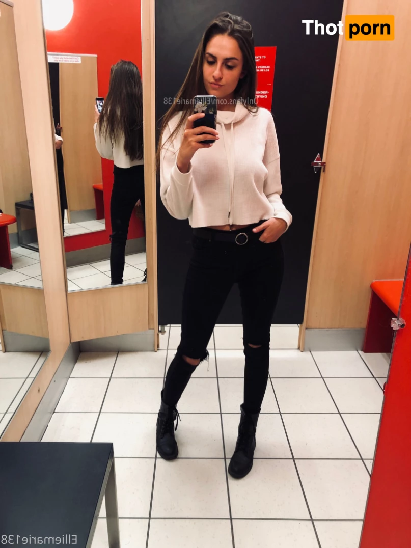 Ellie Marie 💋 7693877