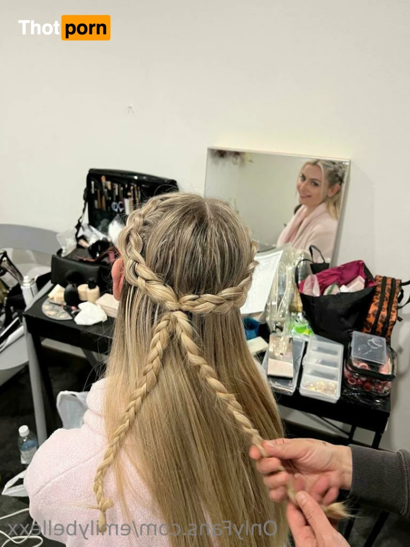 Emily Bellexx 14738248