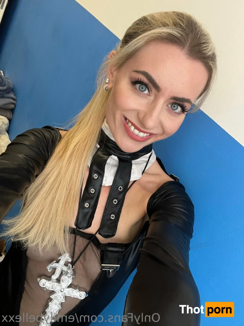 Emily Bellexx 14738453