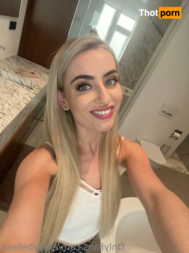 Emily Bellexx 14738506