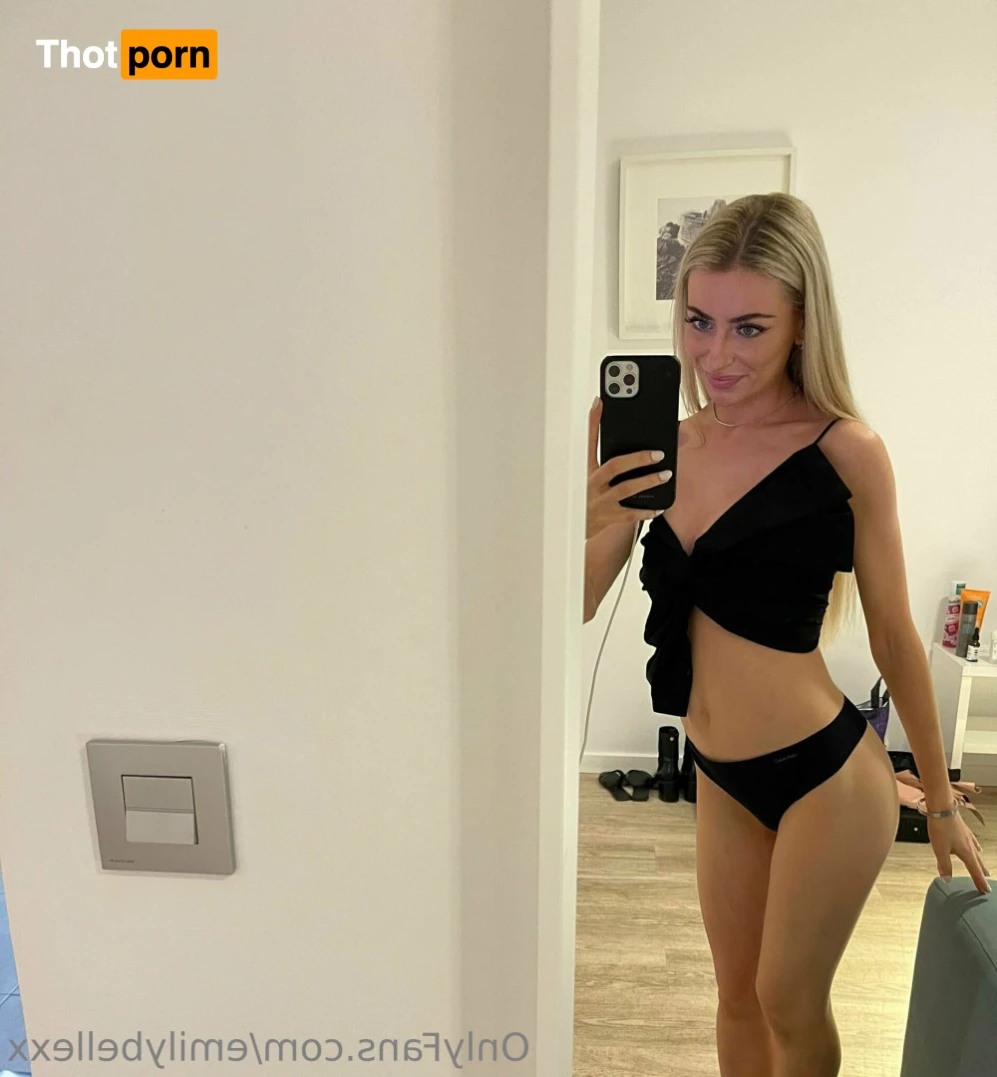 Emily Bellexx 14738706