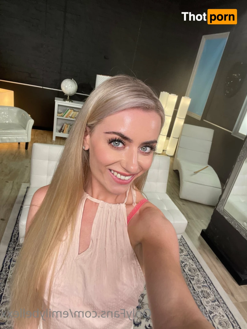 Emily Bellexx 14738821