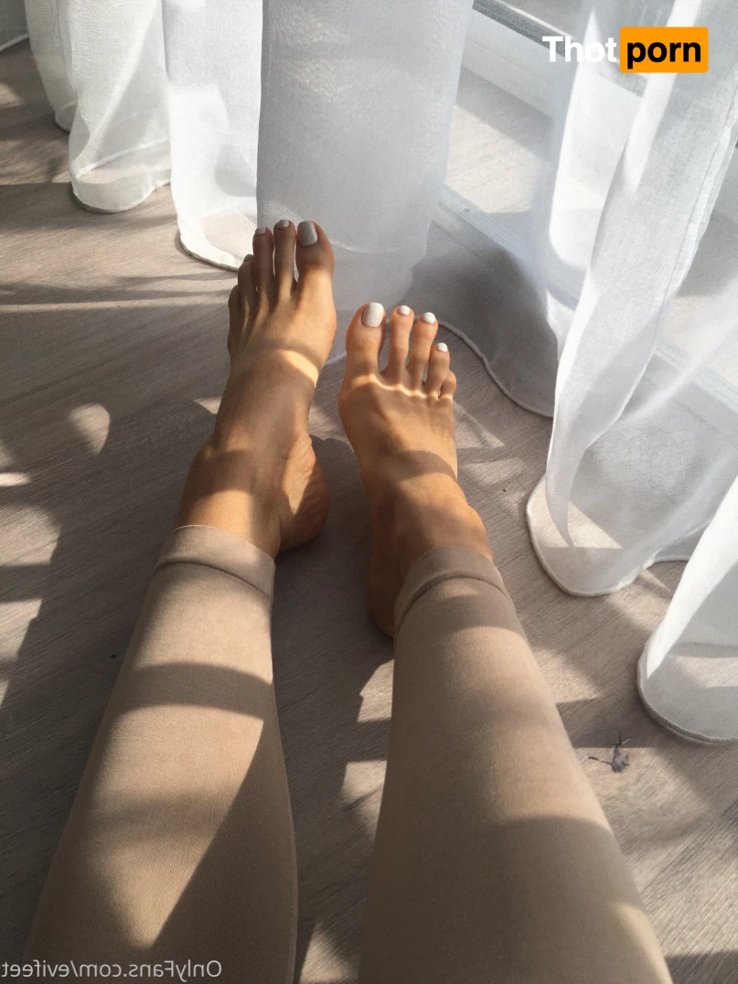 EviFeet [ evifeet ] OnlyFans leaked photo 7592675 on Thotporn