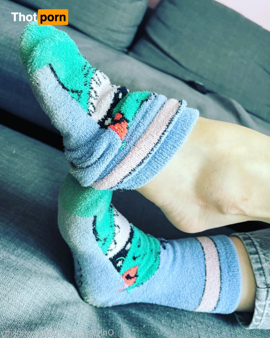 Footsie With Kitty 7660594