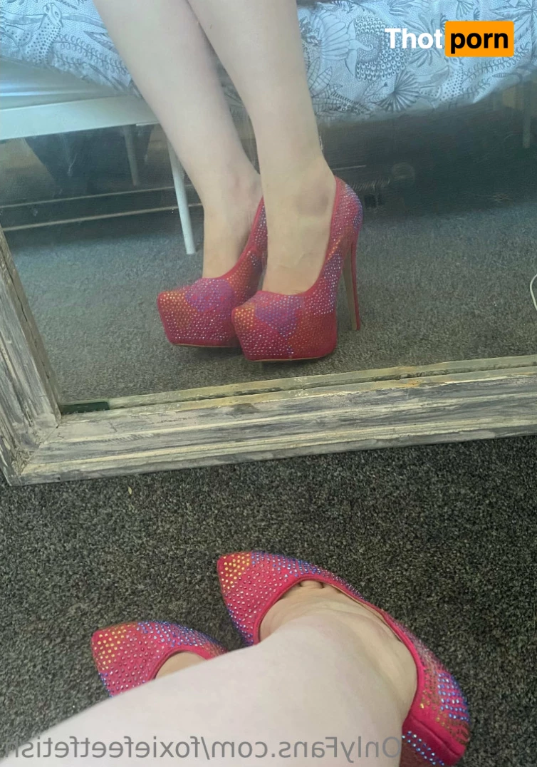 Foxie Feet Fetish 🦊🧡 10492172