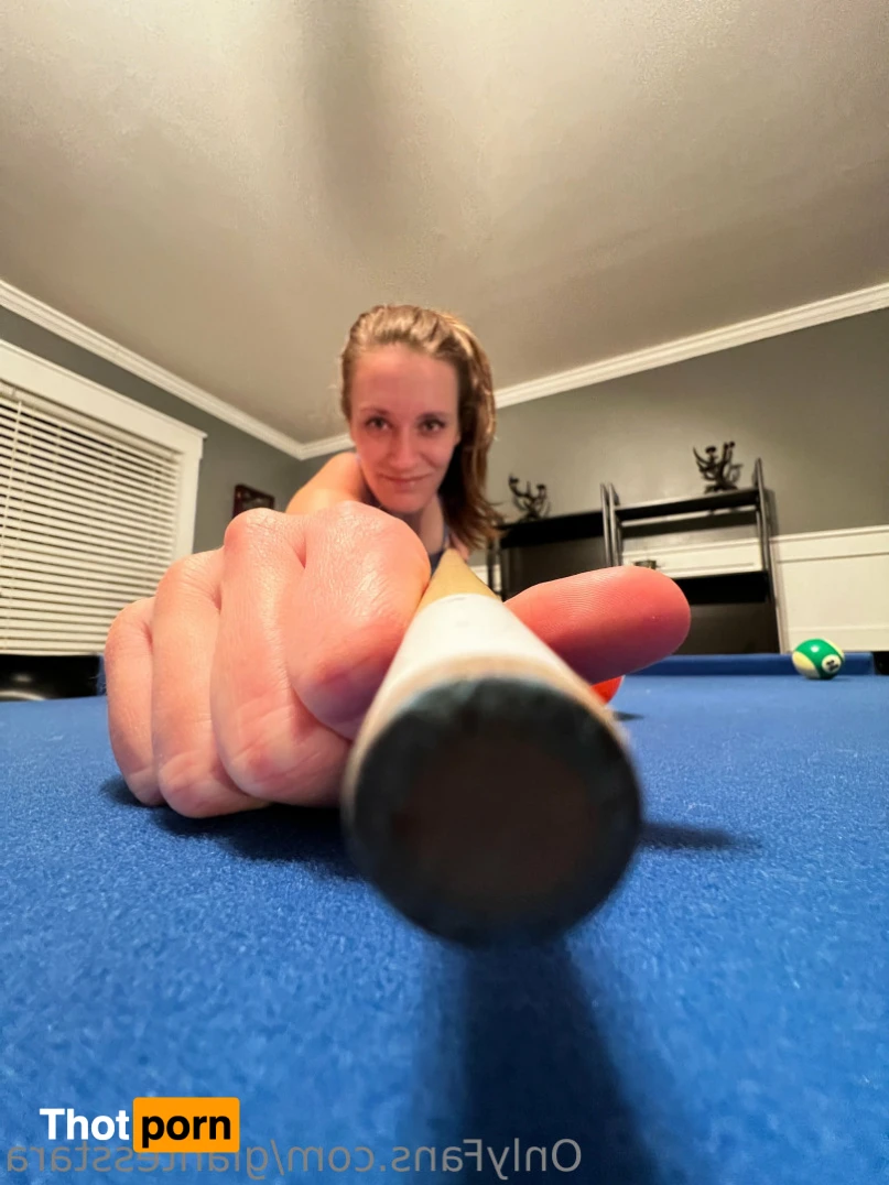 Giantess Tara 14482942