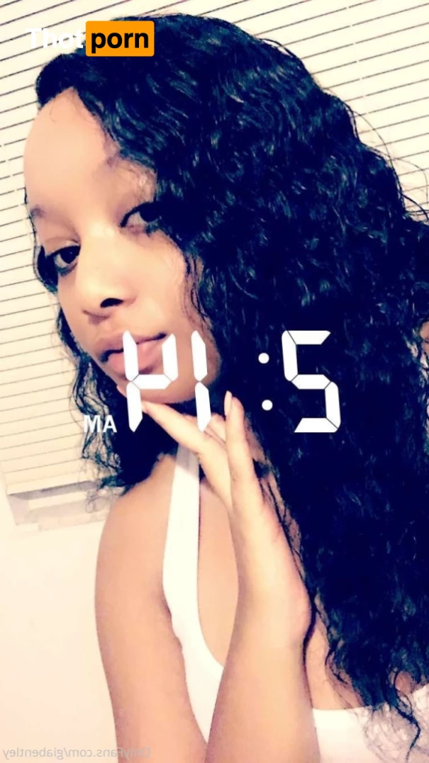 Club Gia B 🦋 7409490