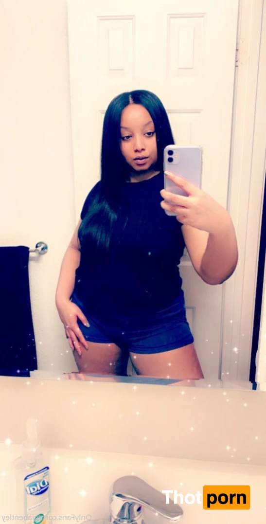 Club Gia B 🦋 7409577