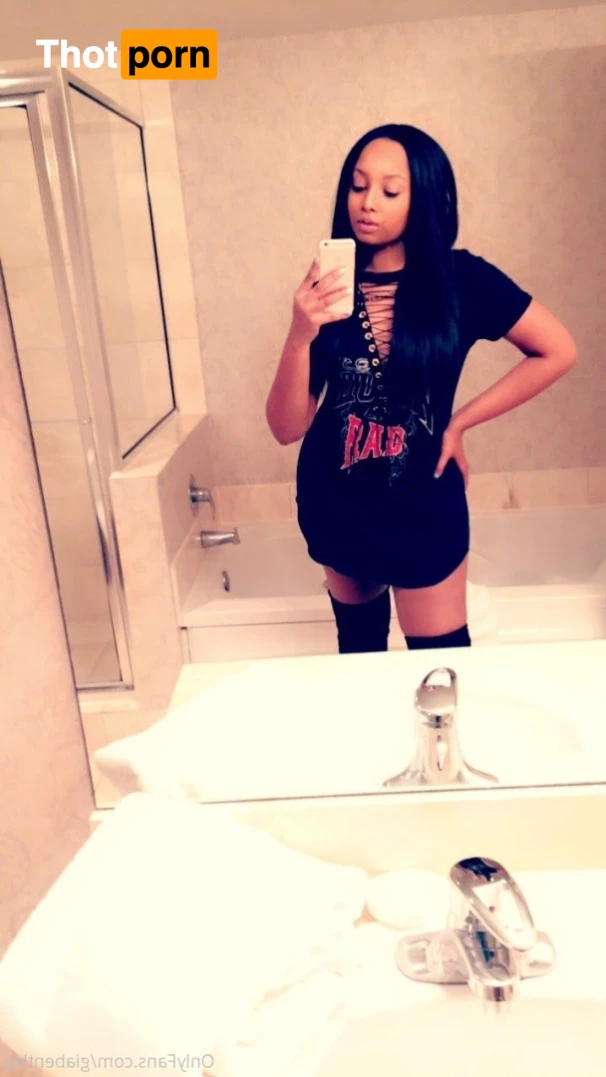 Club Gia B 🦋 7409756