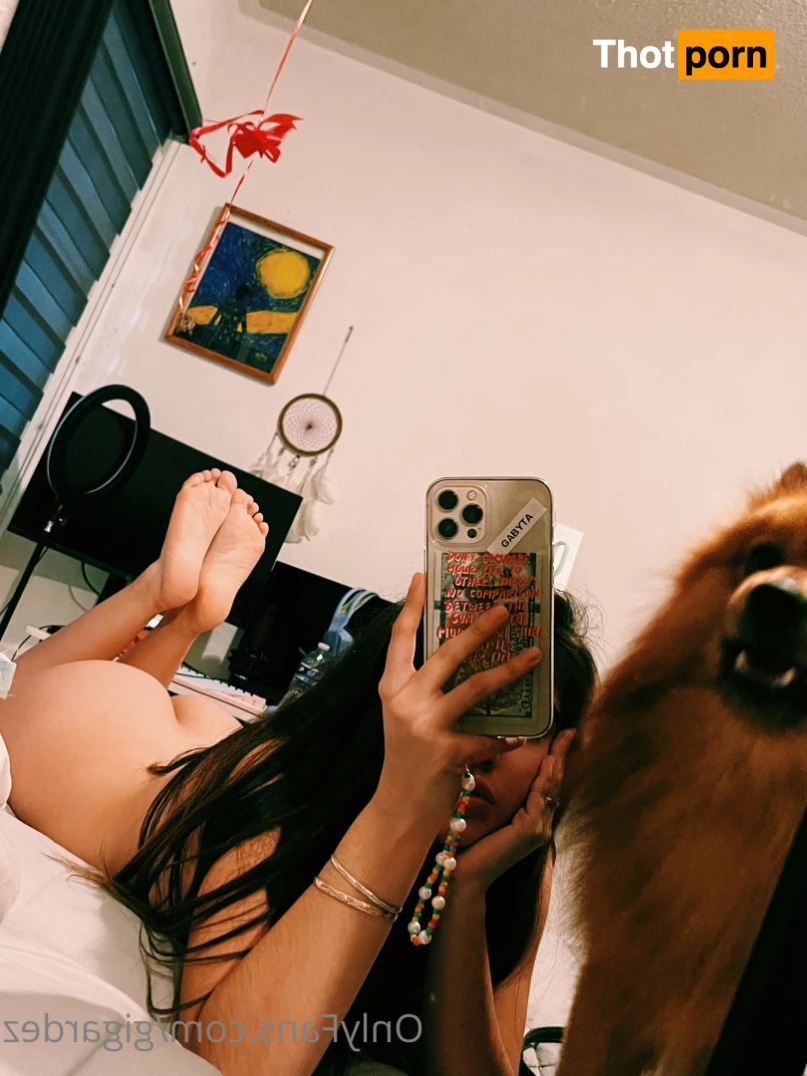 gabrielle🌘 7490834