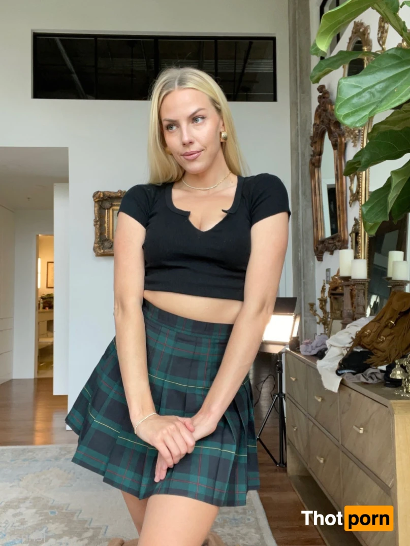 🌱Jenna Lee 12821158