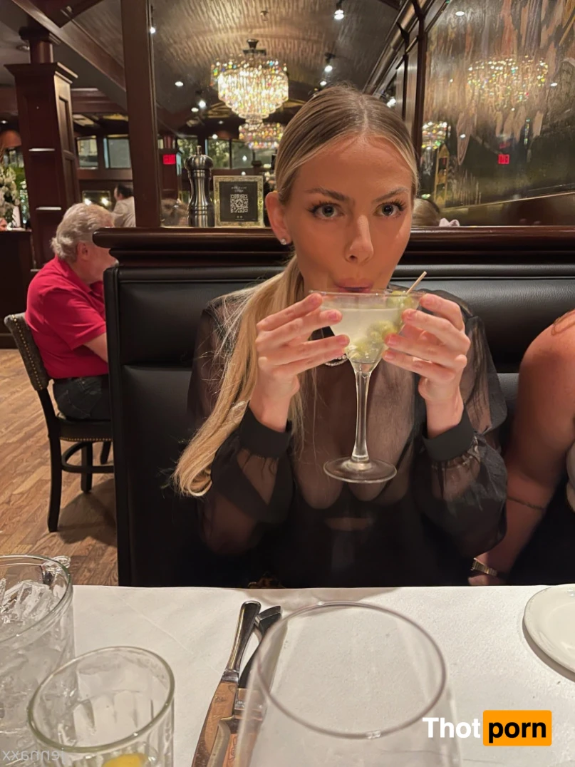 🌱Jenna Lee 12851216