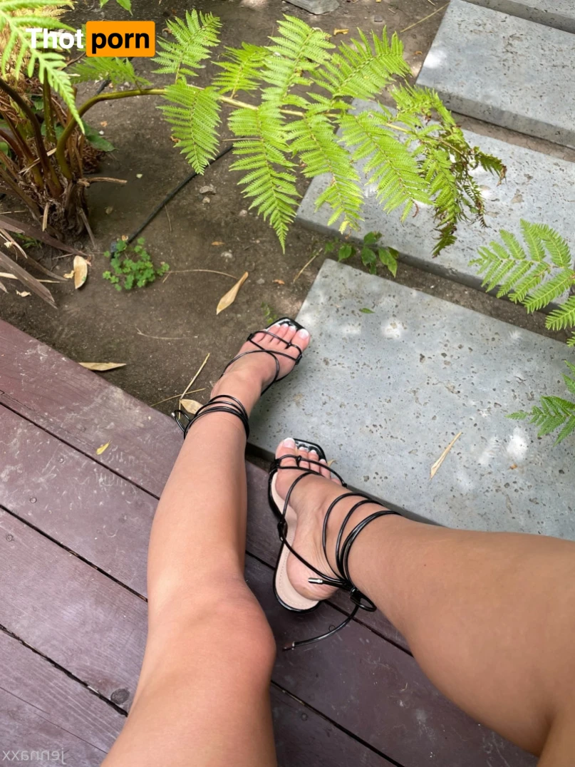 🌱Jenna Lee 12853887